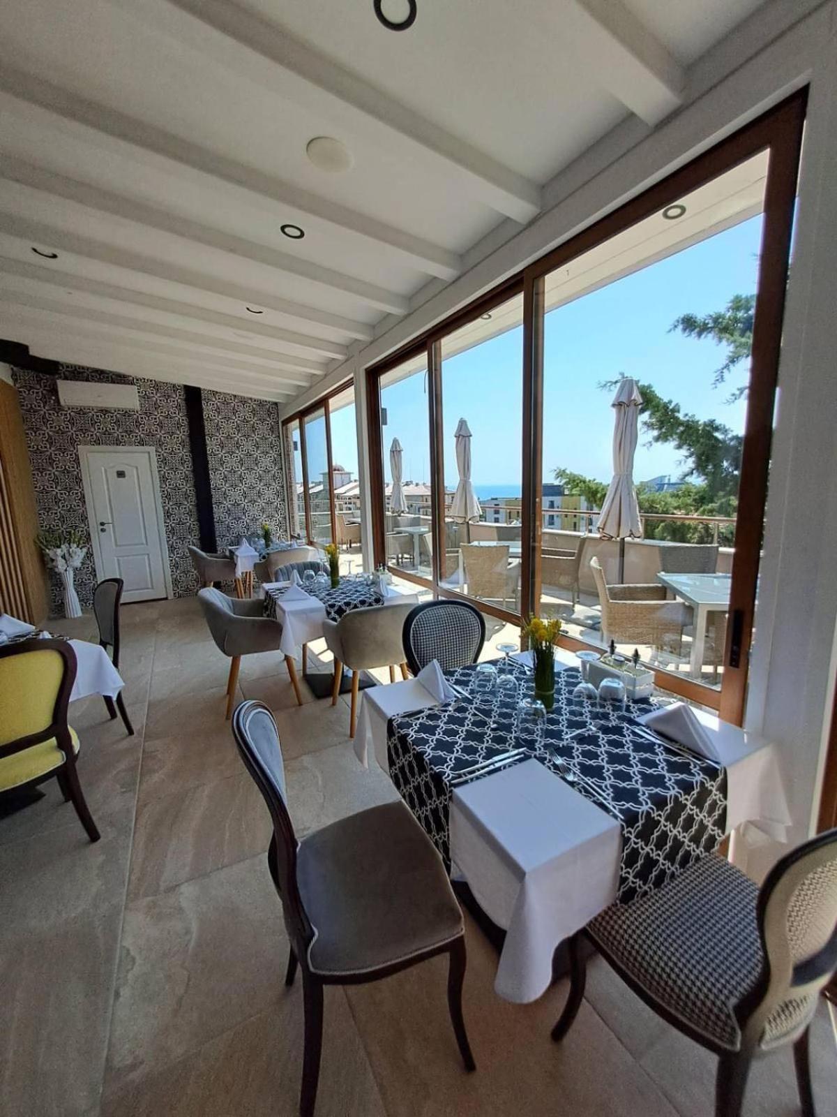 Vemara City Boutique Hotel-Free Parking Varna Ngoại thất bức ảnh