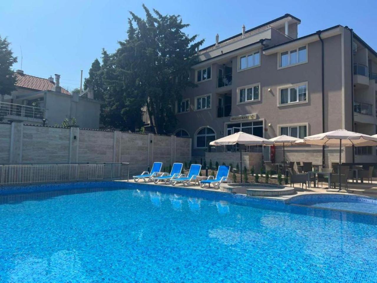Vemara City Boutique Hotel-Free Parking Varna Ngoại thất bức ảnh